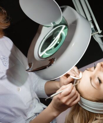 10 Best Esthetician Schools in Maryland (How To Apply)