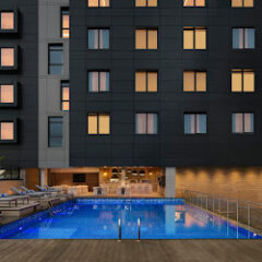 MH_LOSLG_-Swimming_Pool